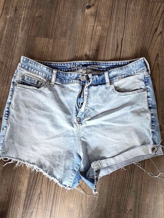 torrid Pants - TORRID High-Rise Perfect 5" Short - Vintage Stretch Size 16